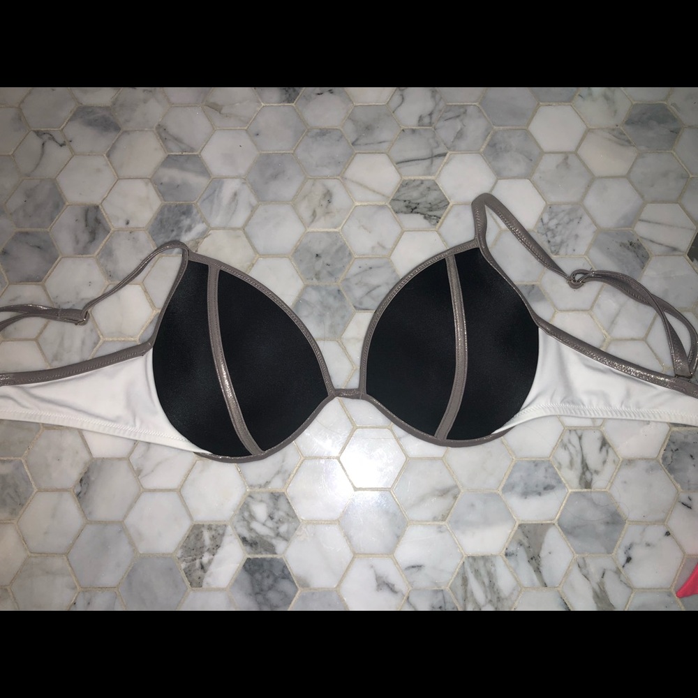 Victoria’s Secret Bikini top